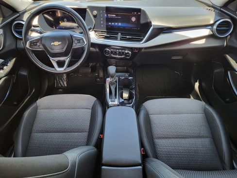Used 2025 Chevrolet Trax LT w/ Driver Confidence Package FWD image 26