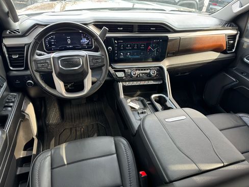 Used 2025 GMC Sierra 2500 Denali w/ Denali Reserve Package image 11