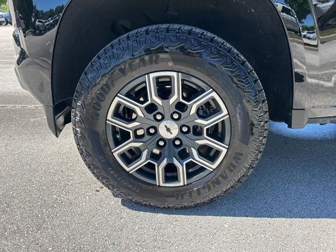 Used 2025 Chevrolet Colorado Z71 w/ Technology Package image 44