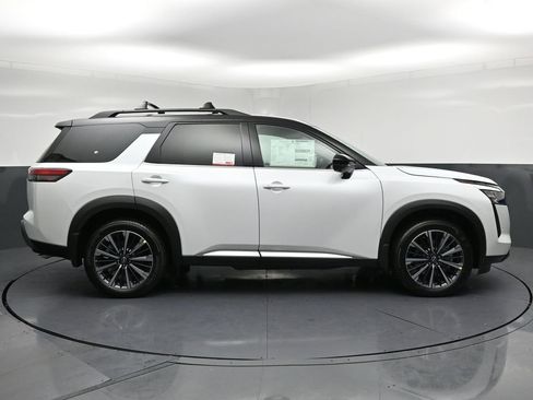 New 2026 Nissan Pathfinder Platinum AWD/4WD image 29