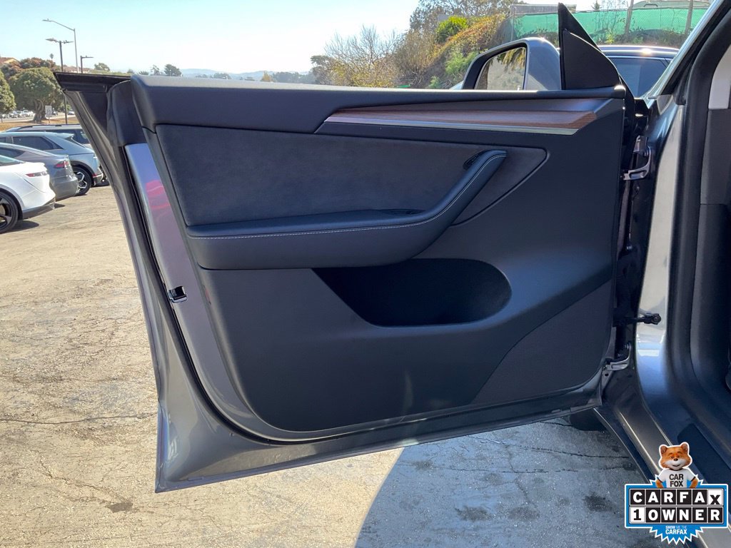 Used 2025 Tesla Model Y Performance AWD/4WD image 23