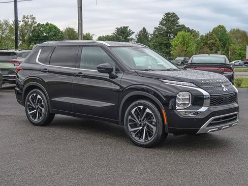 Used 2024 Mitsubishi Outlander SEL FWD image 1