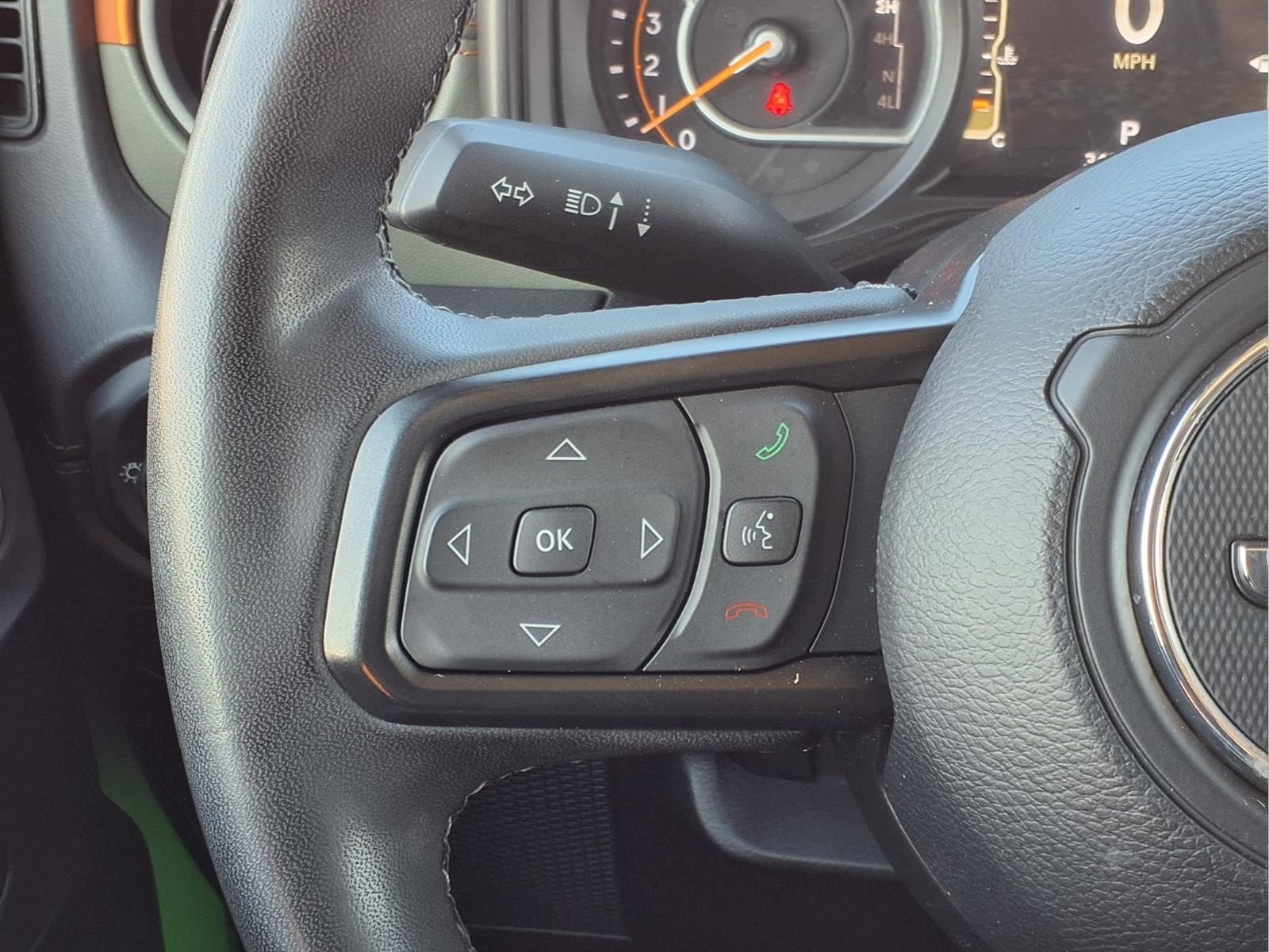 Used 2025 Jeep Gladiator Mojave w/ Convenience Group AWD/4WD image 17