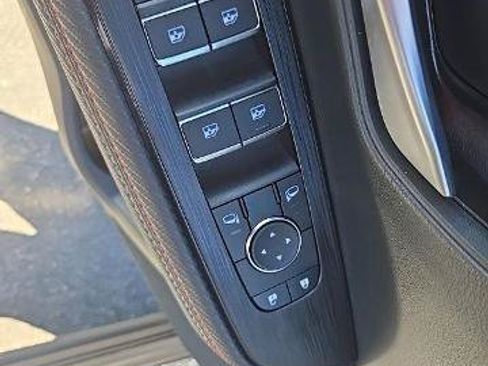 Certified 2025 Nissan Kicks SR w/ Illumination Package AWD/4WD image 11
