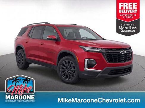 Used 2022 Chevrolet Traverse RS FWD image 1