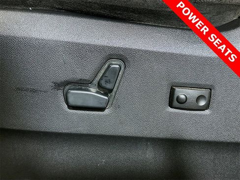 Used 2012 Chrysler Town & Country Touring image 33