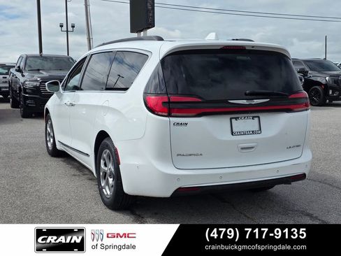 Used 2022 Chrysler Pacifica Limited FWD image 5