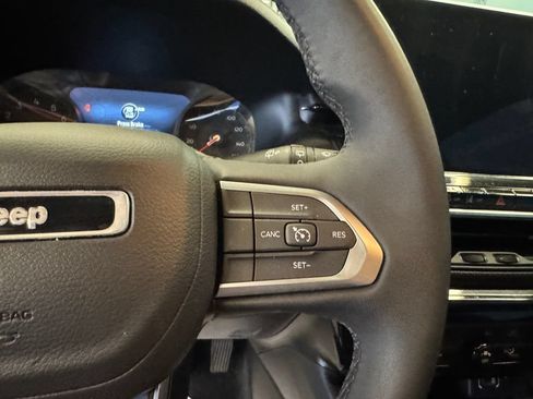 Used 2024 Jeep Compass Latitude w/ Convenience Group AWD/4WD image 12