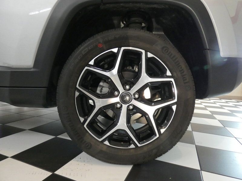 Used 2025 Jeep Compass Limited AWD/4WD image 7