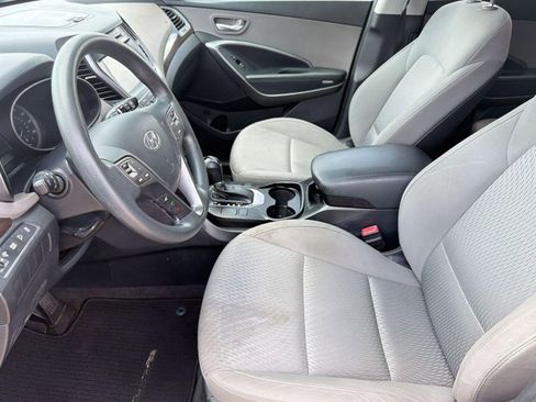 Used 2019 Hyundai Santa Fe XL SE image 5