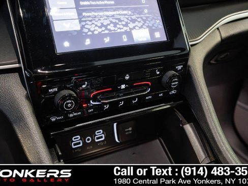 Used 2023 Jeep Grand Cherokee L Laredo AWD/4WD image 56