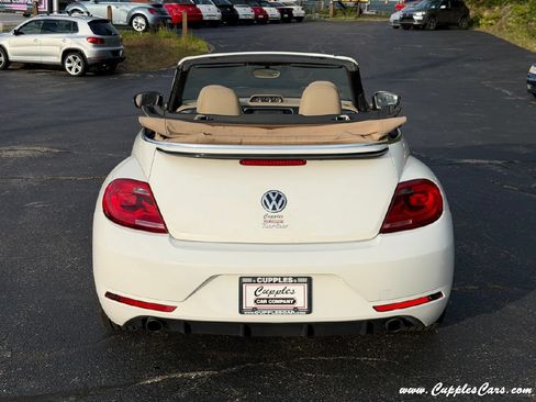 Used 2013 Volkswagen Beetle 2.0T FWD image 32