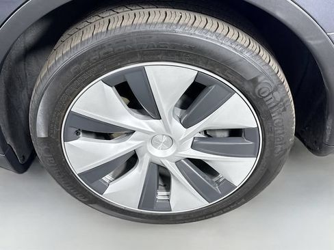Used 2023 Tesla Model Y Long Range AWD/4WD image 31