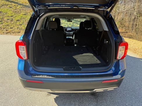 Used 2022 Ford Explorer XLT w/ Equipment Group 202A image 17