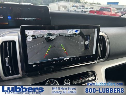 Used 2025 Ford Expedition Active AWD/4WD image 17