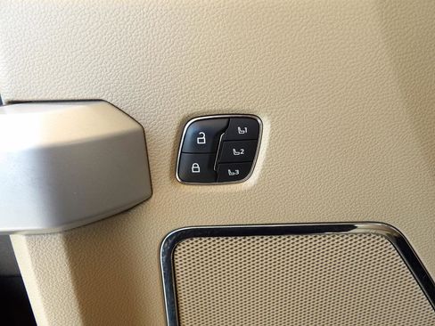 Used 2020 Ford F250 Lariat w/ Lariat Ultimate Package image 11