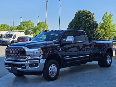 Used 2024 RAM 3500 Limited AWD/4WD image 3