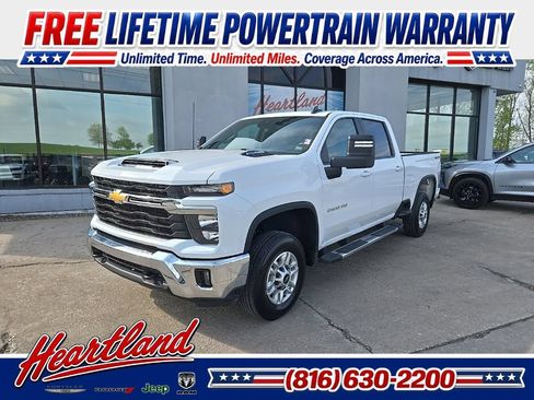Used 2025 Chevrolet Silverado 2500 LT w/ Convenience Package AWD/4WD image 1