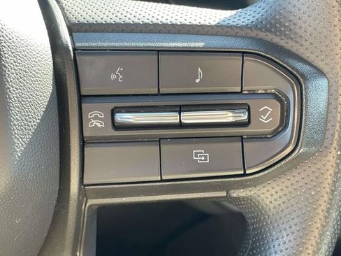 Used 2025 Chevrolet Colorado W/T RWD image 22