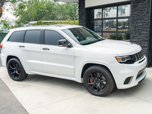 Used 2019 Jeep Grand Cherokee Trackhawk AWD/4WD image 16
