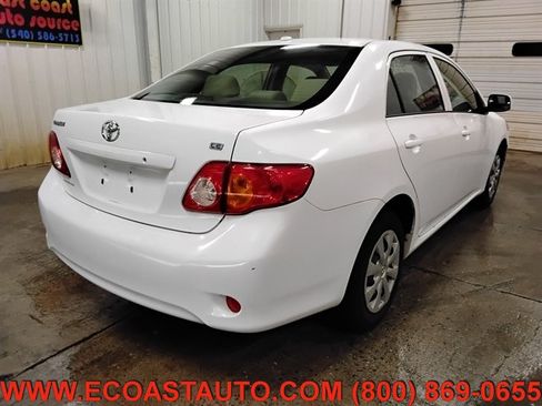 Used 2009 Toyota Corolla LE FWD image 3