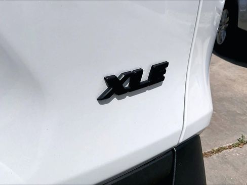 Used 2024 Toyota RAV4 XLE Premium image 10