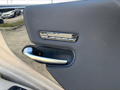 Used 2022 Lexus LS 500 AWD w/ Interior Upgrade Package image 36