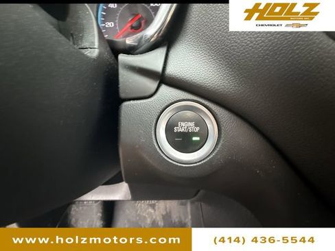 Used 2018 Chevrolet Equinox LT image 17