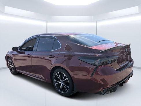 Used 2018 Toyota Camry SE FWD image 5