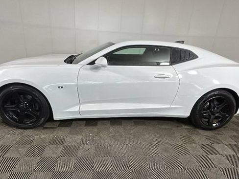 Used 2016 Chevrolet Camaro LT RWD image 5