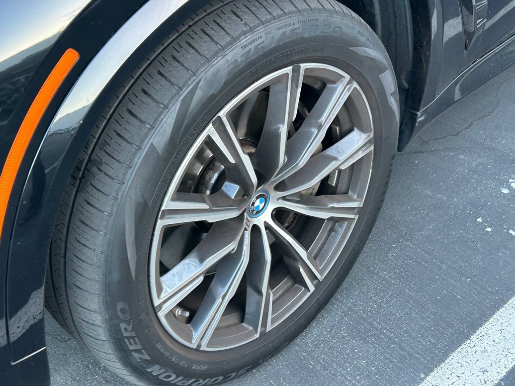 Used 2024 BMW X5 xDrive50e w/ Executive Package AWD/4WD image 3