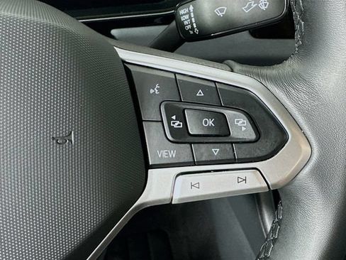 Used 2025 Volkswagen Jetta SE FWD image 10