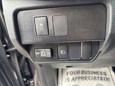 Used 2022 Toyota Tacoma TRD Off-Road image 10