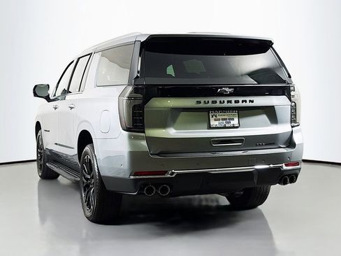 New 2025 Chevrolet Suburban Premier image 5