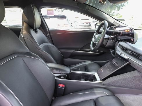 Used 2024 Lucid Air Touring AWD/4WD image 12