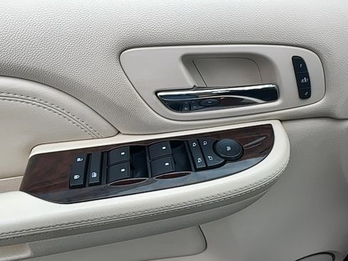 Used 2008 Cadillac Escalade Base image 15