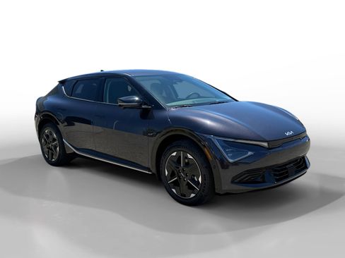 New 2026 Kia EV6 Wind RWD image 7