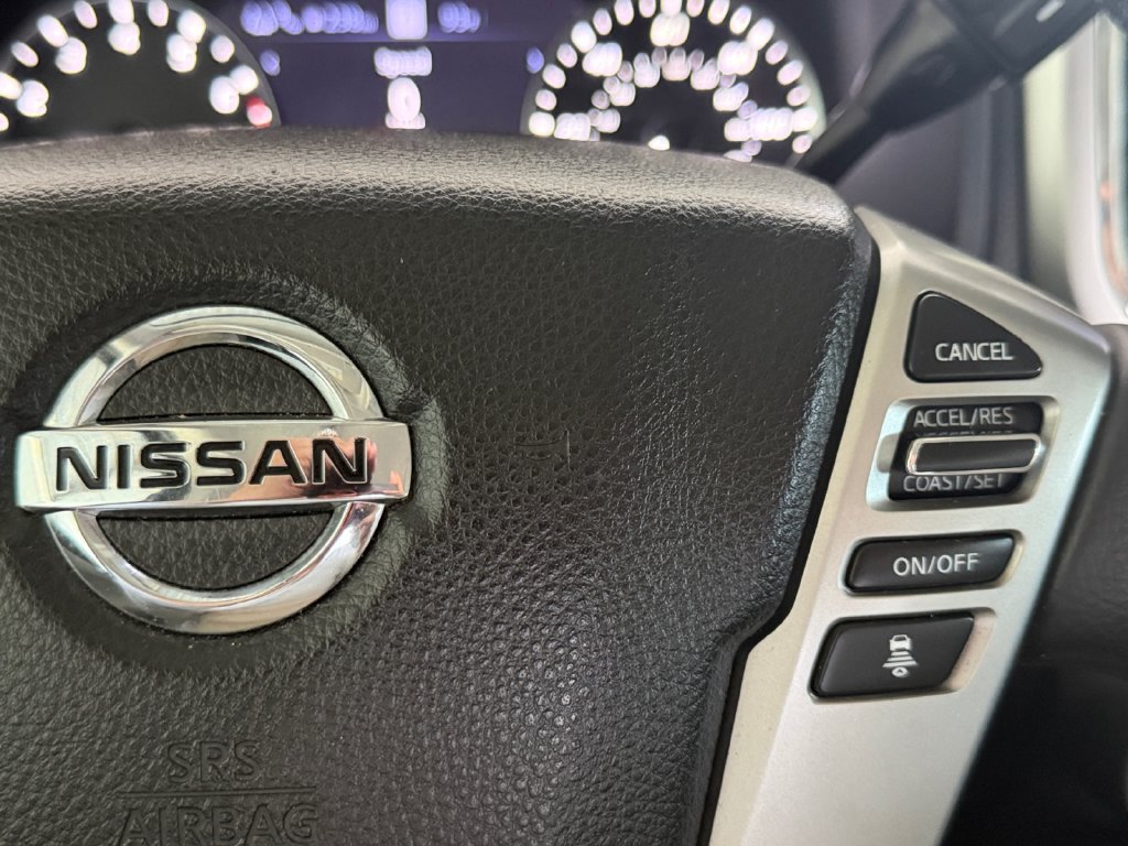 Used 2021 Nissan Titan SL w/ Moonroof Package AWD/4WD image 23