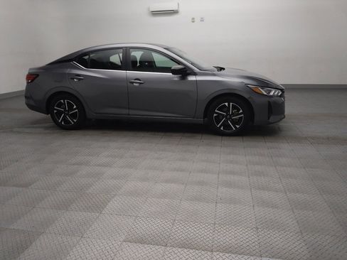 Used 2024 Nissan Sentra SV FWD image 11
