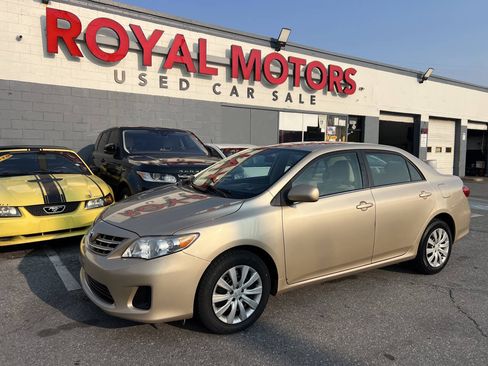 Used 2013 Toyota Corolla LE FWD image 1