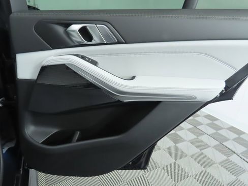 Used 2026 BMW X5 sDrive40i w/ M Sport Package image 30