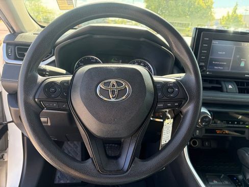 Used 2022 Toyota RAV4 LE AWD/4WD image 26