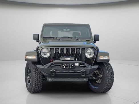 Used 2023 Jeep Gladiator Sport AWD/4WD image 3