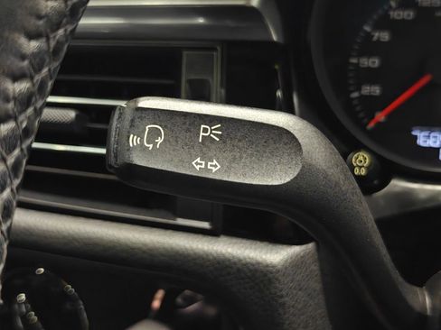 Used 2019 Porsche Macan AWD/4WD image 43