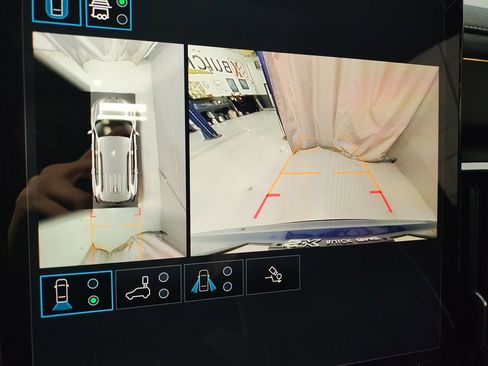 New 2026 GMC Acadia Denali w/ Super Cruise Package image 32