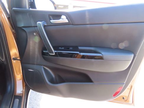 Used 2020 Kia Sportage SX FWD image 34