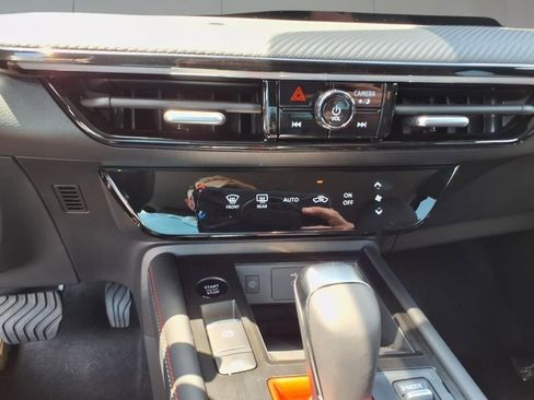 New 2025 Nissan Kicks SR w/ Illumination Package image 21