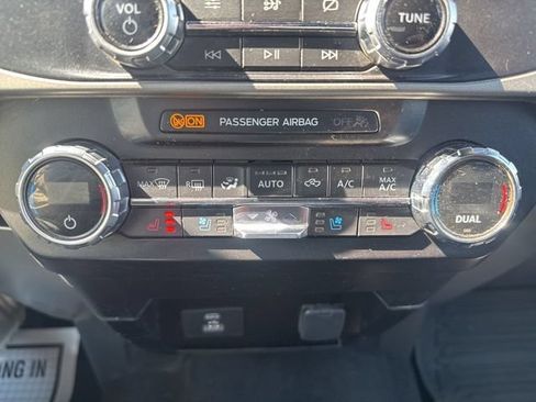Used 2022 Ford F350 Lariat w/ Chrome Package AWD/4WD image 22