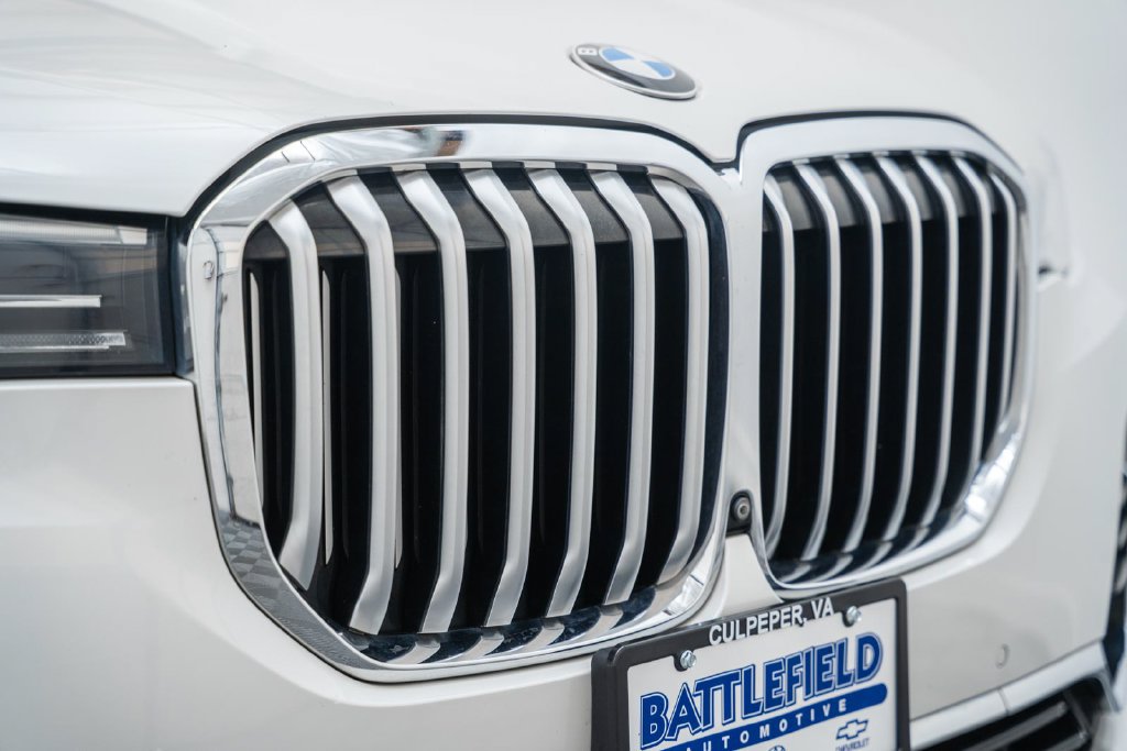 Used 2020 BMW X7 xDrive40i w/ Cold Weather Package AWD/4WD image 16