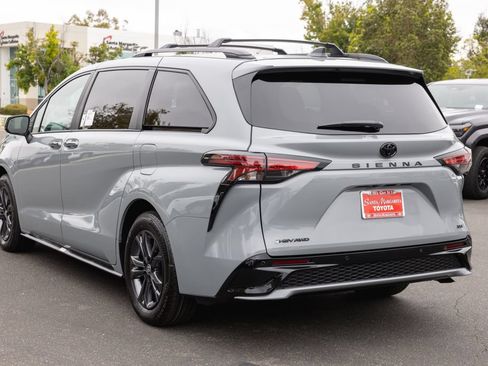 New 2026 Toyota Sienna XSE AWD/4WD image 7